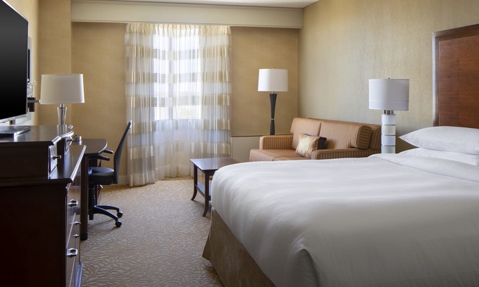 Downtown Lincoln Hotel | The Lincoln Marriott Cornhusker Hotel