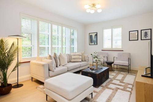 Taplow Apartment | The Lindens Garden Retreat - Spacious single-level 4-bed with garden near Maidenhead & River Thames