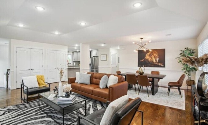 Kearny Apartment | The Lions Den Luxury 3-Bedroom Oasis + Pation