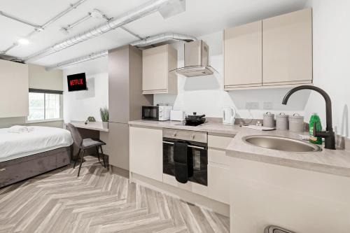 Nottingham City Centre Apartment | The Lister Gate Studios