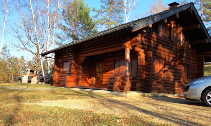 Marcillac-la-Croisille Ski Chalet | The little log with a view of the lake