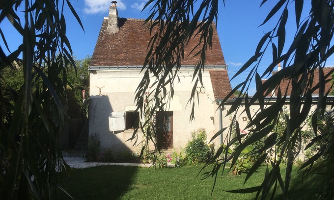Chambourg-sur-Indre Cottage | The little house in the flower garden