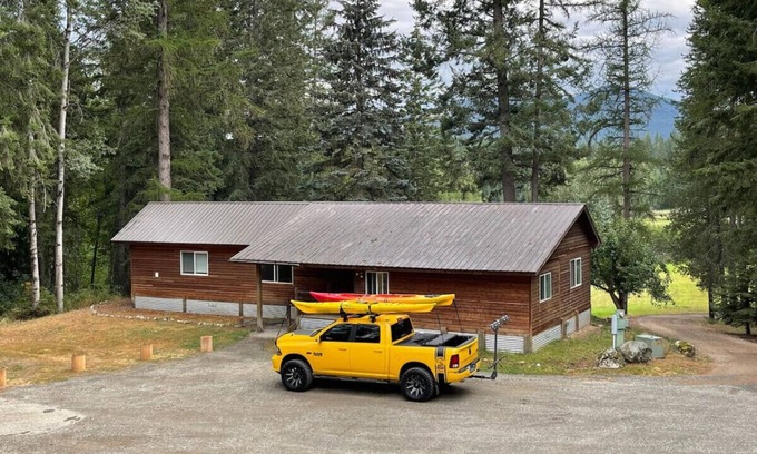 Sagle Cabin | The Little House in the woods