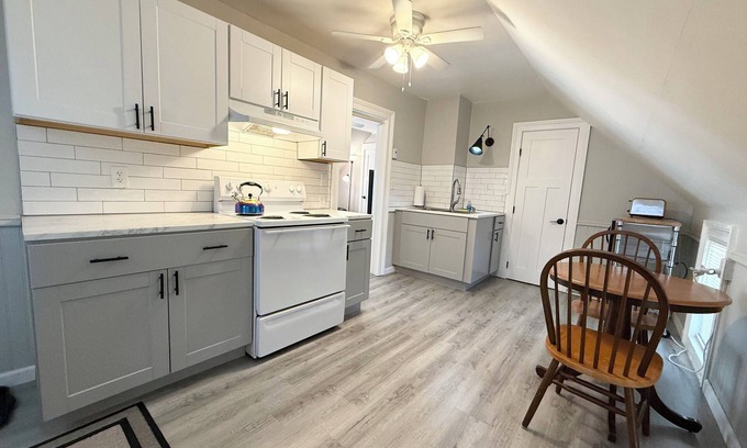 Honesdale Apartment | The Little Nest in Historic Honesdale, PA - 3.5 blocks from Hospital