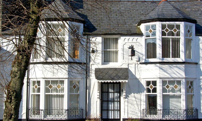 Bala Cottage | The Little White House