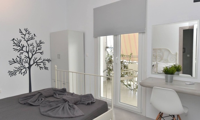 Paros Villa | The Local House