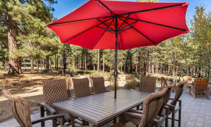Truckee House | The Lodge at Gray's Crossing by Tahoe Mountain Properties