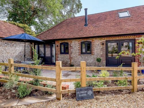 Tangmere House | The Lodge At Oldbury Barns