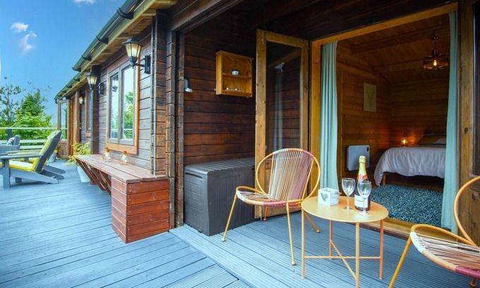 Amroth Apartment | The Lodge At Sheepswalk Farm - 2 Bedroom Lodge - Stepaside