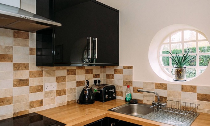 Clitheroe Cottage | THE LODGE, family friendly in Waddington