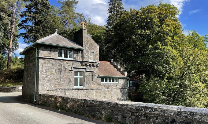 Pentre-Foelas Apartment | The Lodge - Foelas Estate - sleeps 2 guests in 1 bedroom