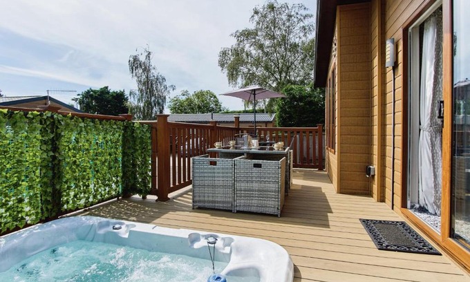 Ryde House | The Lodge