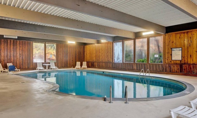 Lake Harmony House | The Lodge Luxury Resort At Lake Harmony