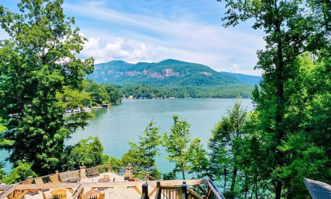 Lake Lure Cabin | The Lodge on Lake Lure