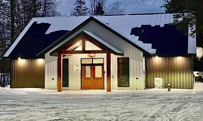 Winter Cabin | The Lodge on Lake of the Pines - enjoy the Northwoods in comfort!