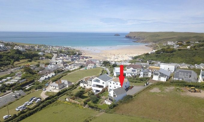 Polzeath Apartment | The Loft - a converted duplex a 3 minute walk to Polzeath Beach! Sleeps 4 guests in 2 bedrooms