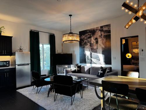 Mar Vista Apartment | The Loft at Butler