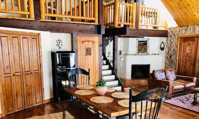 Evergreen House | The Loft at Floyd Hill 2 bed/1 bath Evergreen, CO