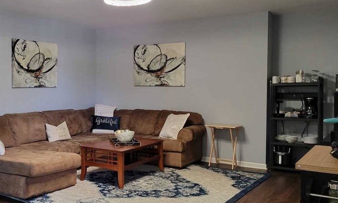 Lawrenceville Apartment | The Loft at Hiram Davis is a cozy Loft 5 minutes from downtown Lawrenceville.