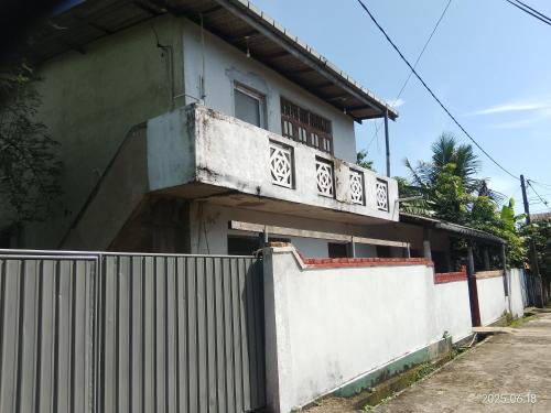 Angulana House | The Loft Gate