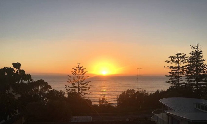 Coledale Apartment | The Loft - Stunning views opposite Sharkies Beach / 5-star quality
