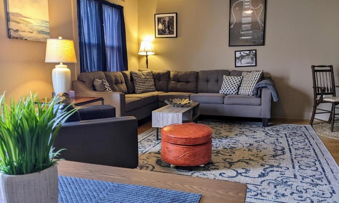 Clarksville Apartment | The Lofts of Downtown (540 N 2nd St, #206)