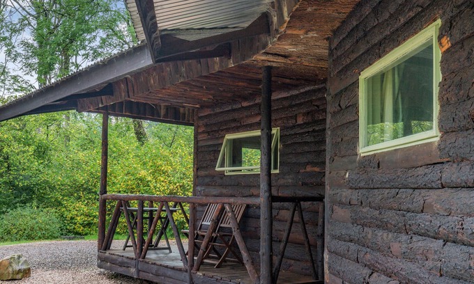 Honiton Cottage | The Log Cabin