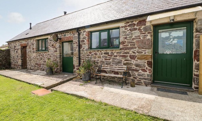 St Brides House | The Long Barn