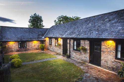 Tiverton House | The Long Barn nr Huntsham