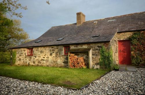 Rhyd-y-clafdy House | The Longhouse