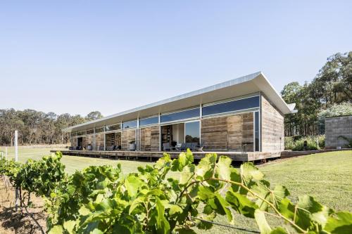 Pokolbin Villa | The Longhouse - Suite 1