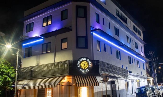 San Mateo Hotel | The Looking Glass Hotel