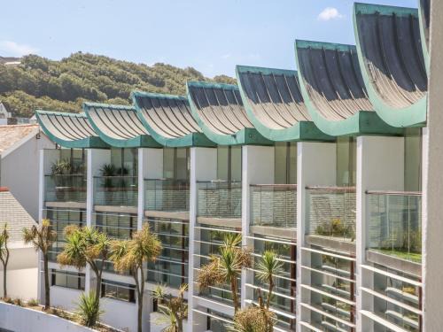 Westleigh House | The Lookout