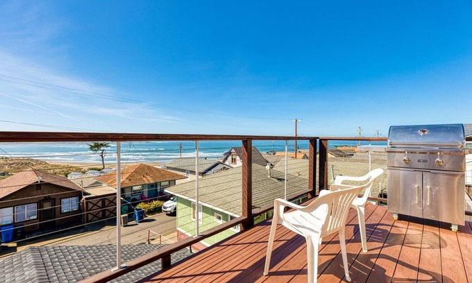 Dillon Beach Cabin | The Lookout-Walk to Beach!Remodeled Charming BeachHouse! Ocean Views!Dog/WiFi