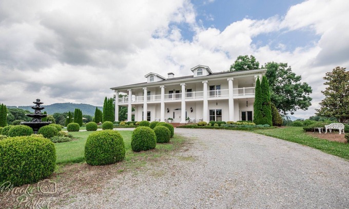 Canton House | The Loralei Inn. peaceful mountain getaway!