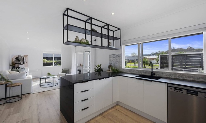 Matakana House | The Love Shack - Matakana Holiday Home