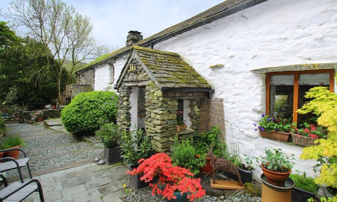 Ulpha House | The Low Farm - Beautiful 17th Century stone long house near Coniston