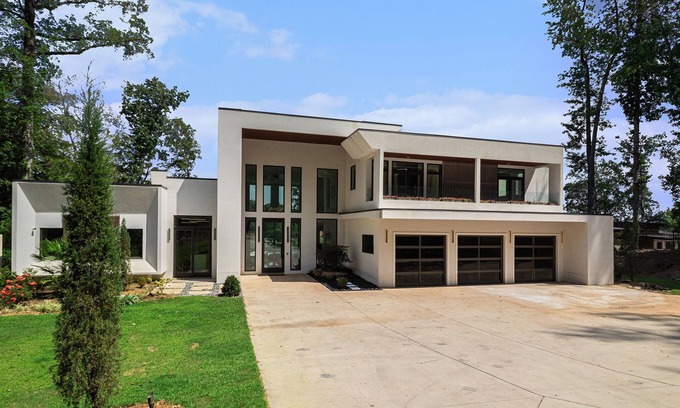 Jonesboro Apartment | The Luxe Waterside Retreat