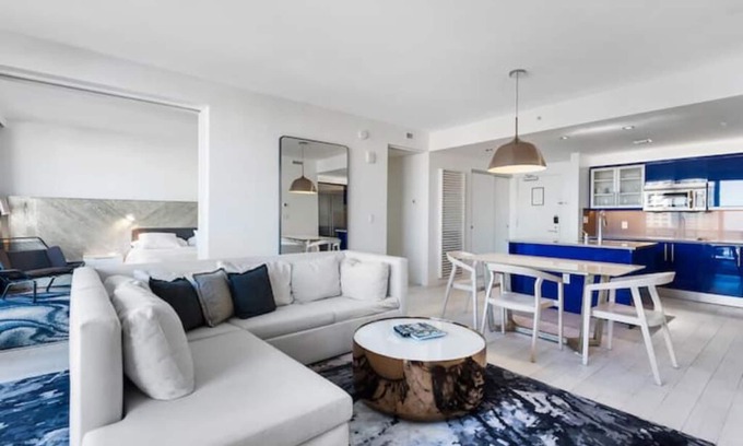 Central Beach Resort | The Luxurious W hotel Residence Beachfront Condo Retreat