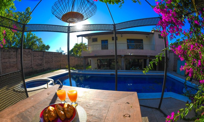 Santa Tecla House | The Luxury Pool House