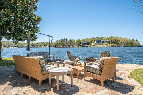 Mid America House | The Magnolia Cottage