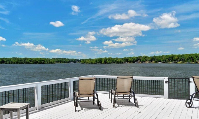 Morristown House | The Magnolia | Luxury, Comfort, and Lake Life – All in One Stunning Escape