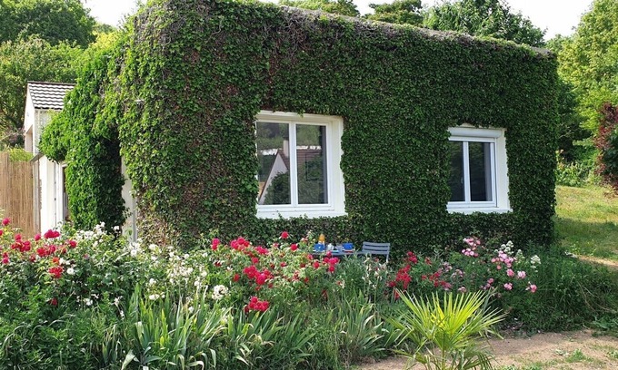 Guerville House | The Maison en Feuilles: a charming retreat with garden, terrace, perfect for 2