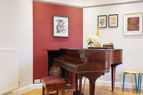 Summertown House | The Majestic Oxford House - Piano - Garden