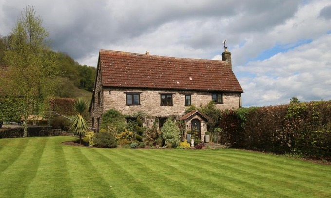 Cinderford House | The Manor