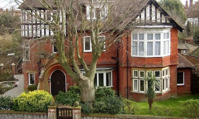 Eastbourne Bed & Breakfast | The Manse