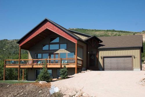 Garden City House | The Maple Retreat