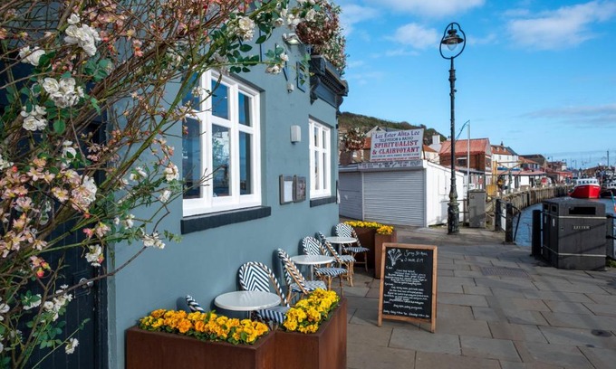 Whitby Hotel | The Marine Hotel & Restaurant