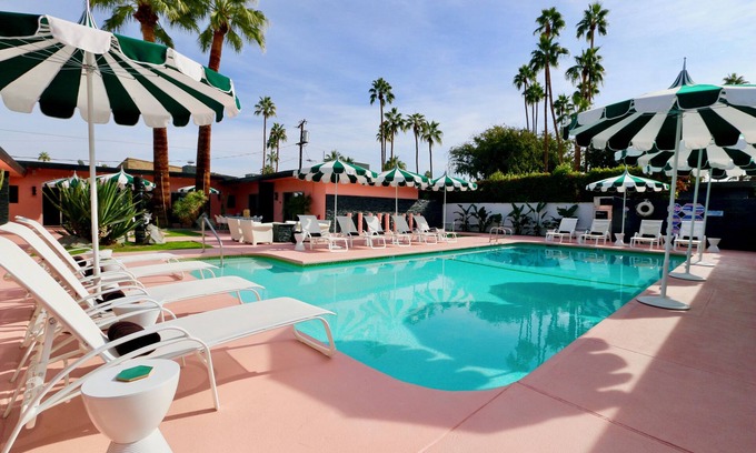Warm Sands Hotel | The Marley Hotel by AvantStay | 20 OCC Full Hotel Buyout w/Pool & Hot Tub!