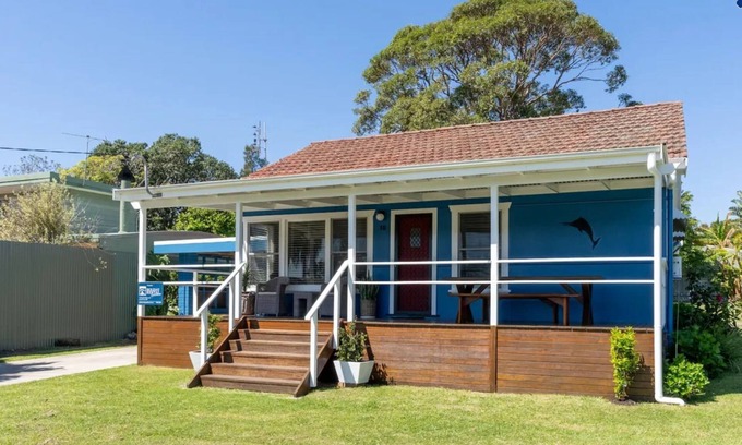 Currarong Cottage | The Marlin – 200 metres from the popular rock pools